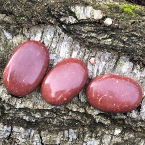 rød jaspis hånd sten