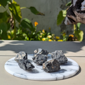 sort turmalin lommesten