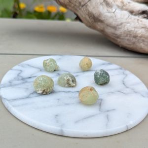 rå prehnit lommesten