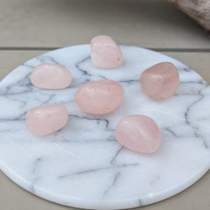 rosakvarts lommesten