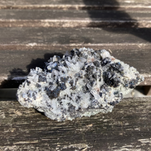 Nålekvarts med Galena