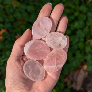 rosakvarts nussesten