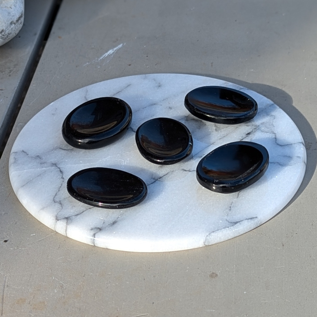 Sten og krystal sort obsidian nussesten