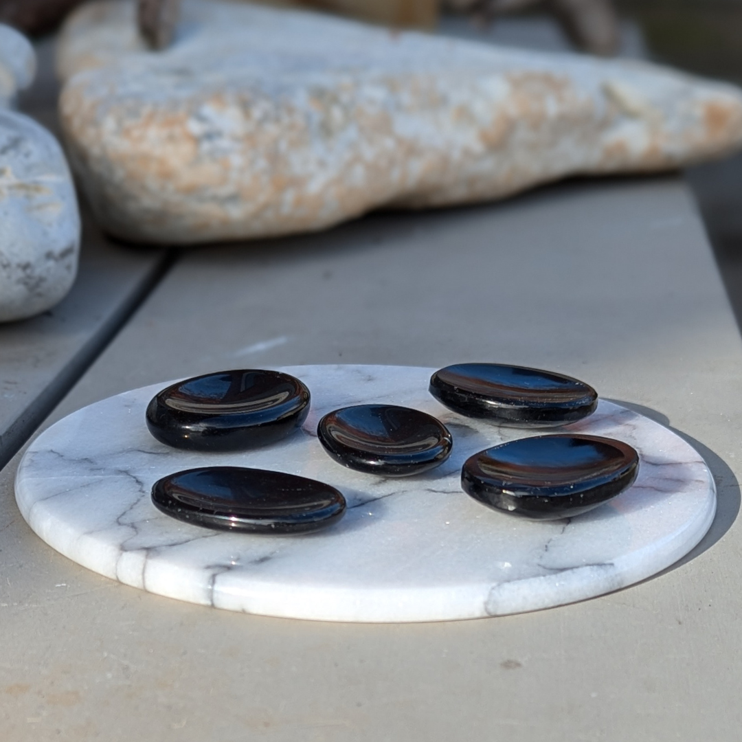 Sten og krystal sort obsidian nussesten