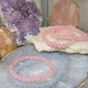 armbånd i rosakvarts