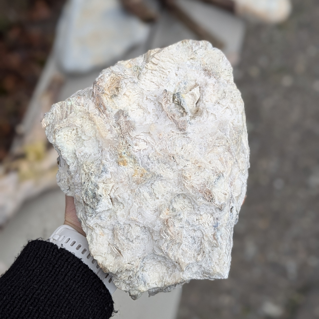 calcit med bjergkrystal og pyrit